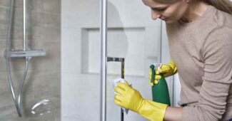 Comment nettoyer les joints et la paroi de douche ?