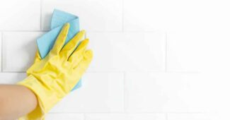 Comment nettoyer les joints de salle de bain noircis ?