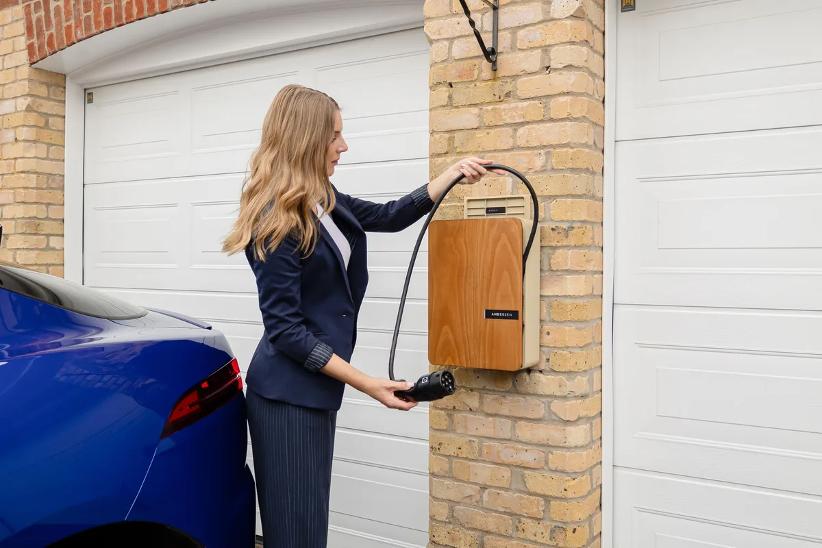 Recharge de véhicule électrique programmée pendant la nuit