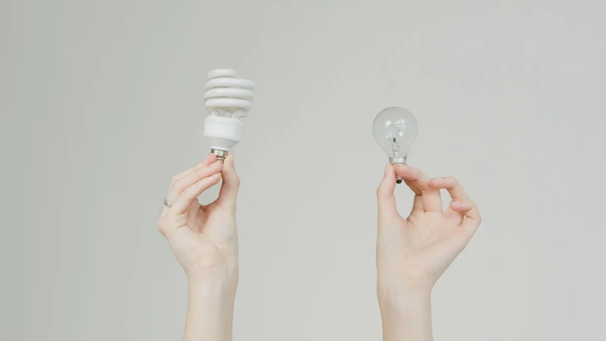 Comparaison visuelle des offres d'électricité et gaz avec économies affichées