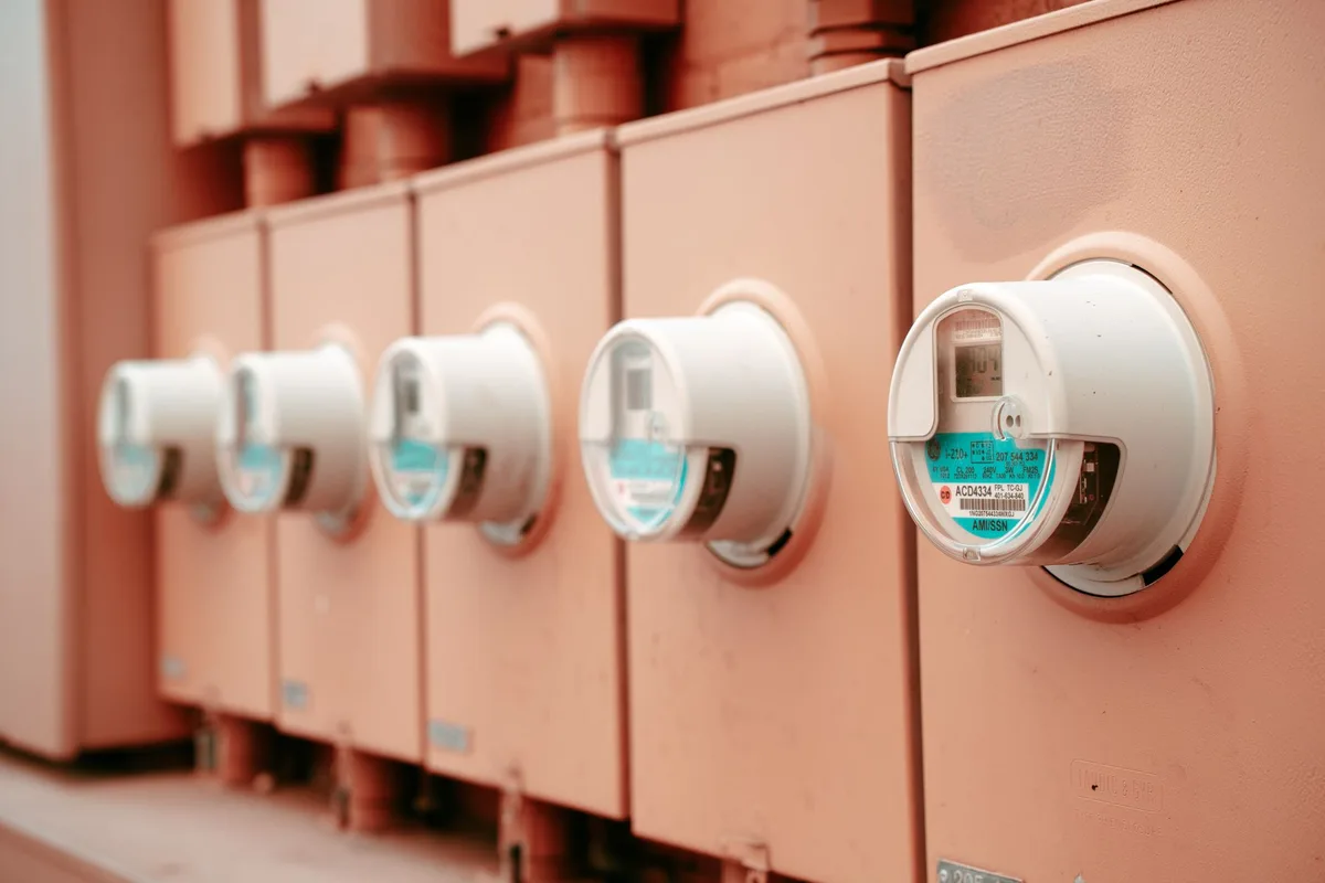 Installation d'un compteur communicant moderne dans une maison