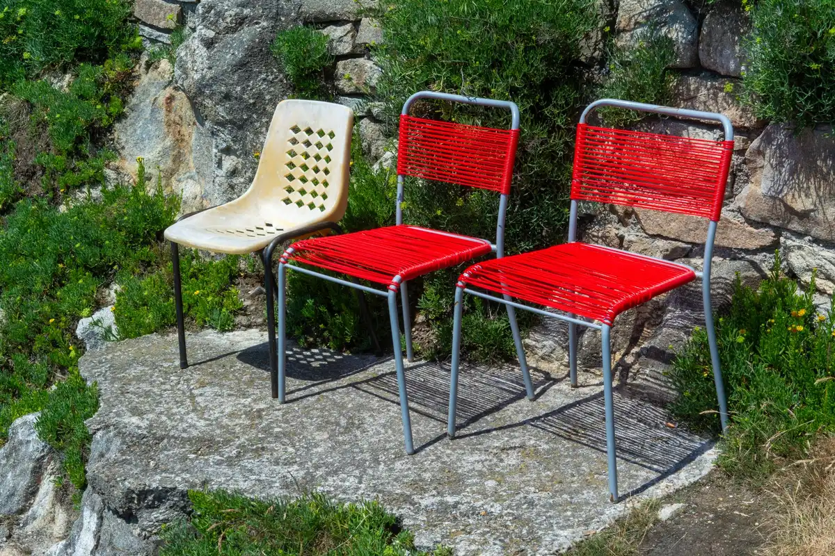 Collection de chaises design iconiques rééditions Vitra.