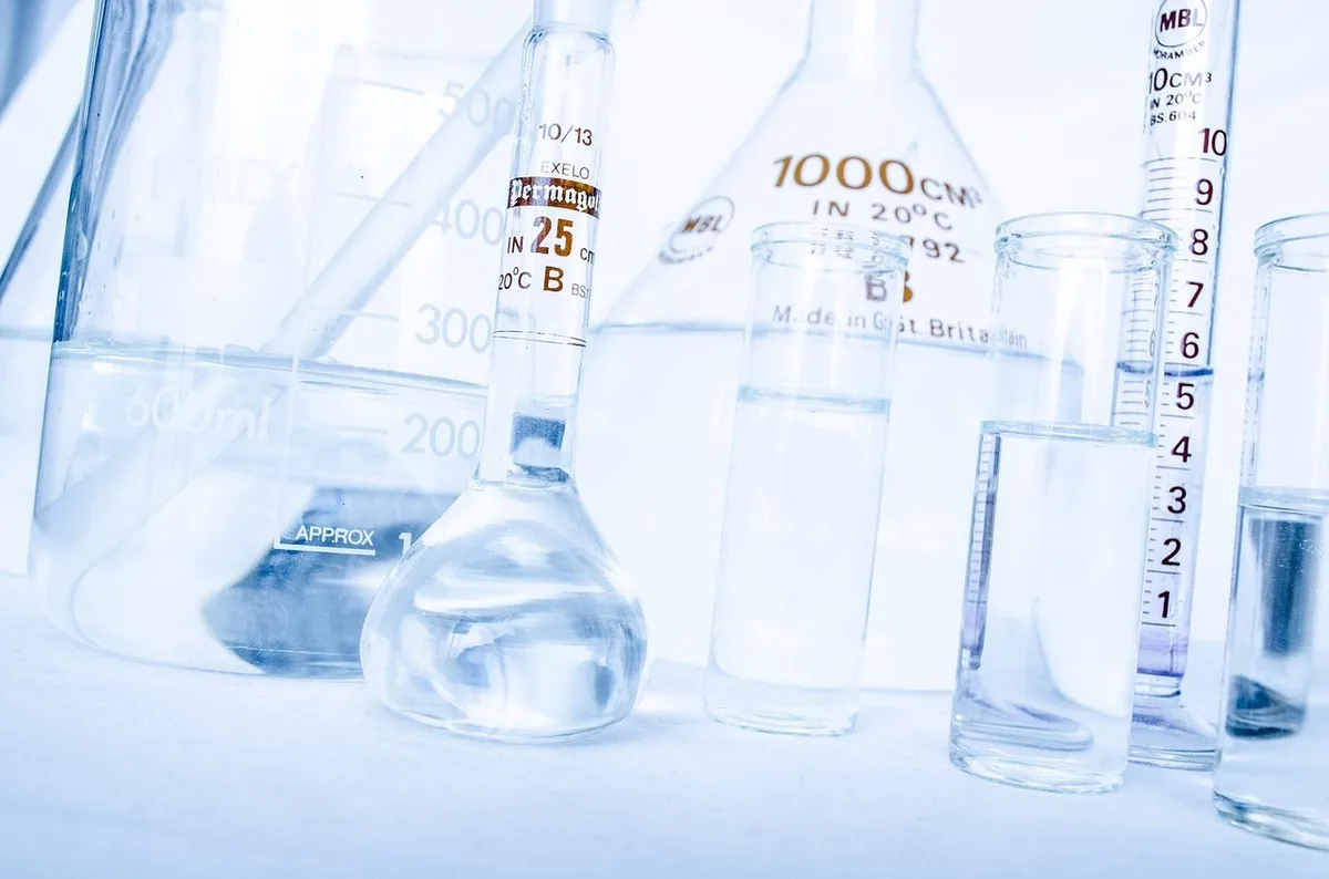 Kit de test de dureté d'eau avec bandelettes réactives pour mesurer le titre hydrotimétrique