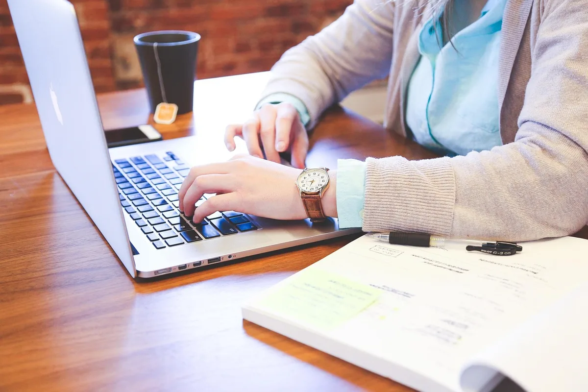 Rédaction d'un titre et d'un résumé professionnels clairs et accrocheurs