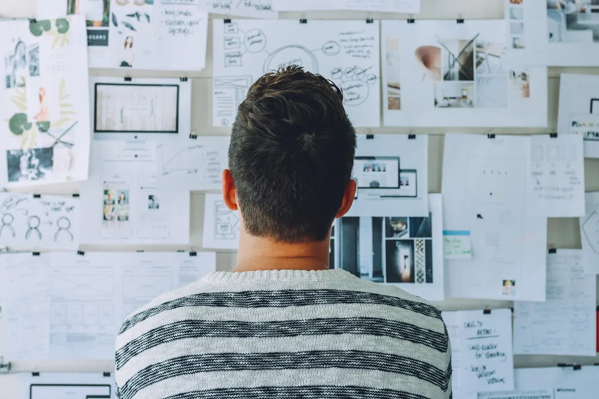 Processus de sélection d'images pertinentes pour un projet créatif sur Pinterest