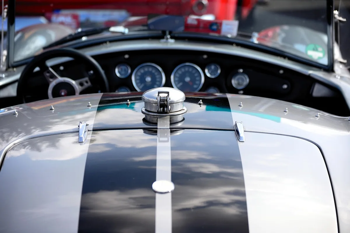 Vue d'un réservoir de carburant domestique avec accès dégagé