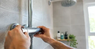 Robinetterie: 3 inspirations pour créer une douche sculpturale et personnalisable